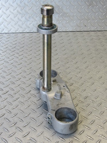 2005 05 BUELL XB9SX XB9 CALIFORNIA LIGHTNING LOWER TRIPLE TREE - Picture 10 of 13