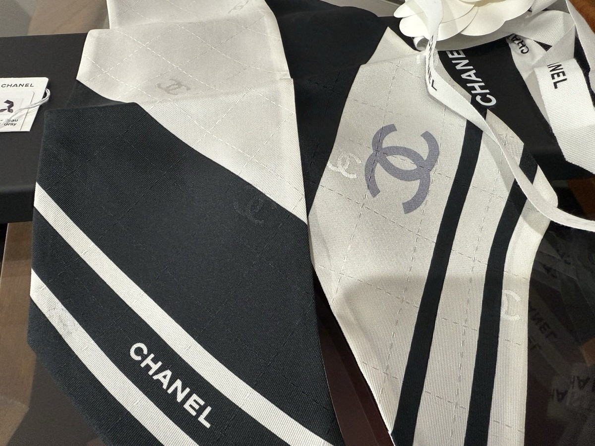 CHANEL 25B Ecru, Black & Gray CC Logo Silk Slim Bandeau