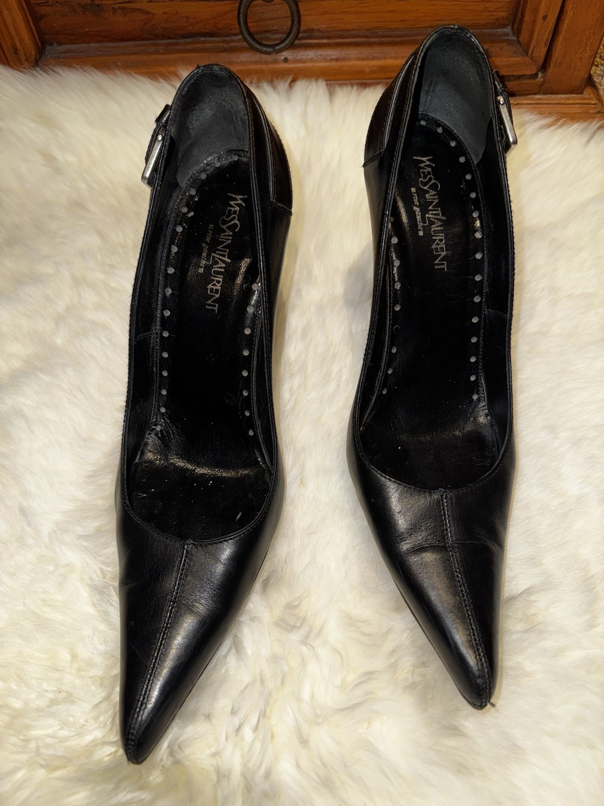 Stiletto vintage Y2K YSL Yves Saint Laurent nero a punta con fibbia epoca Tom Ford