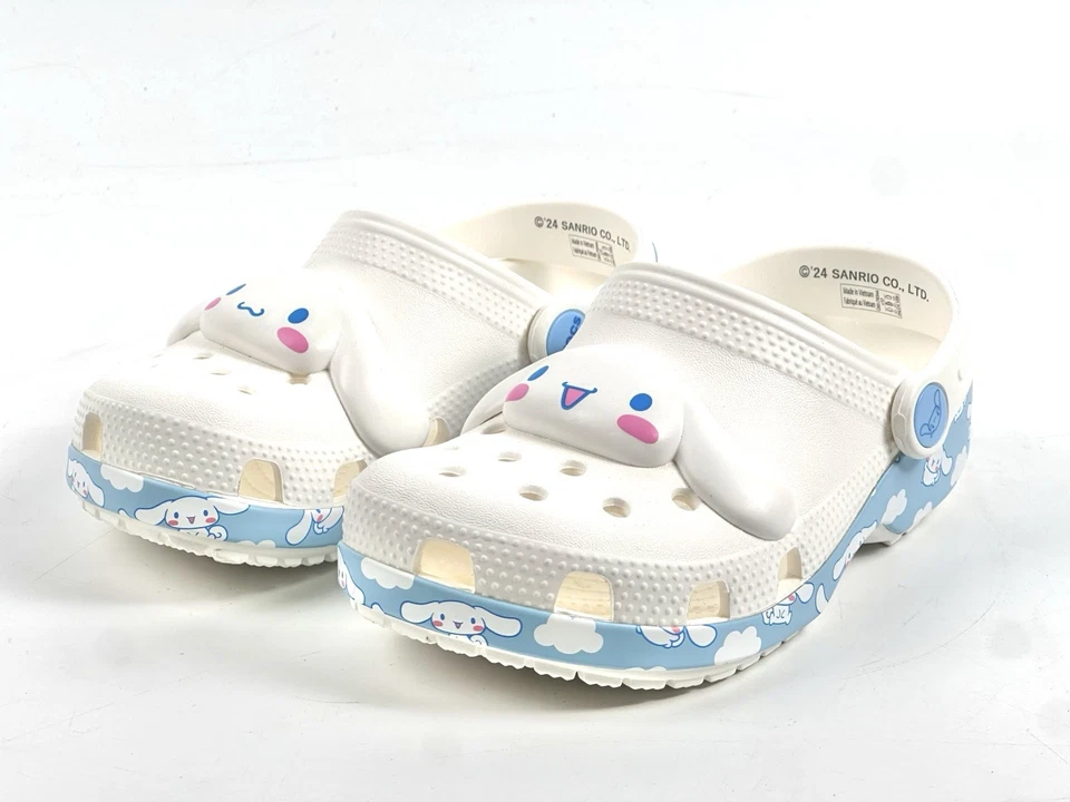 Tamancos Crocs x CINNAMOROLL Sanrio Hello Kitty & Friends clássicos C12 novos sem etiquetas - Imagem 2 de 4