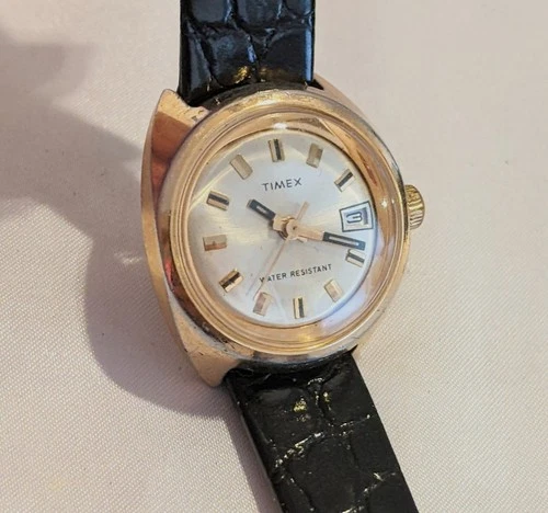 Vtg TIMEX Women's Manual Wind Up Watch 25mm Gold Tone Date Leather Needs Service