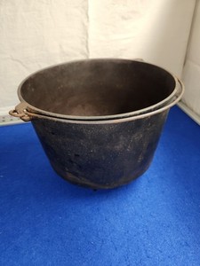 Antique Griswold Spider Kettle, "ERIE" Logo, No. 9 Kettle W/ Bail Handle, As-Is