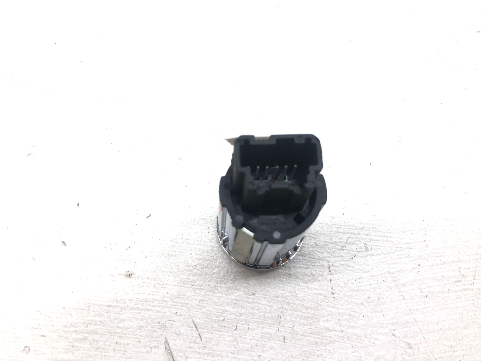 2011-2020 ASTON MARTIN RAPIDE REAR SEAT FOLD DOWN SWITCH AD43-14B696-AA OEM (B)