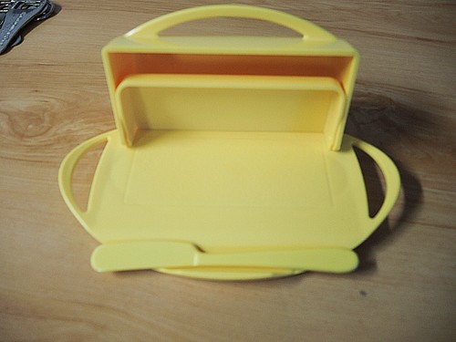 BUTTERIE - KITCHEN CONCEPTS UNLIMITED PLASTC FLIP TOP BUTTER DISH - YELLOW - Picture 6 of 9
