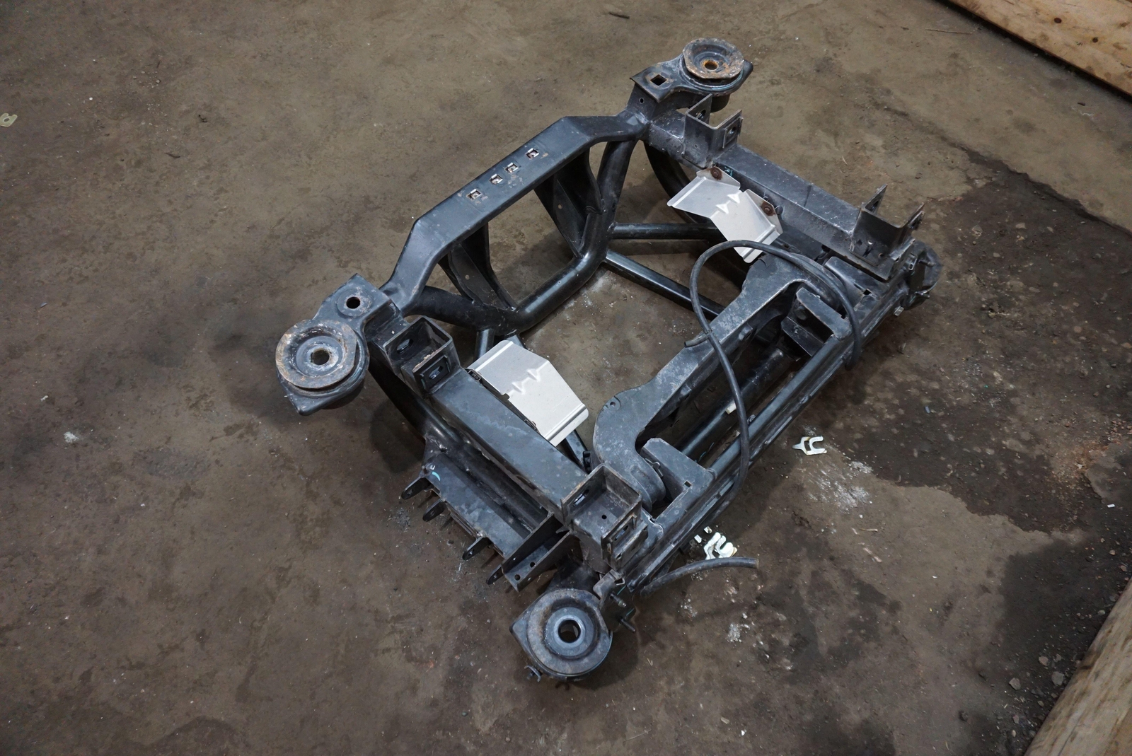 Rear Suspension Subframe Crossmember 980145392 Maserati GranTurismo S M145 08-19