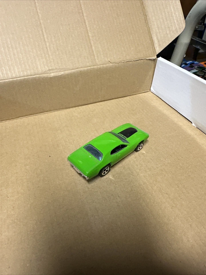 Hot Wheels ~ первое издание 2001 года ~ 1971 Plymouth GTX ~ 14/36 ~ зеленый ~ цвет 026 - Изображение 3 из 4
