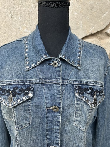 Denim Jacket Monroe & Main Large Blue Embroidered Silver Tone Stud Accents EC - Picture 11 of 14