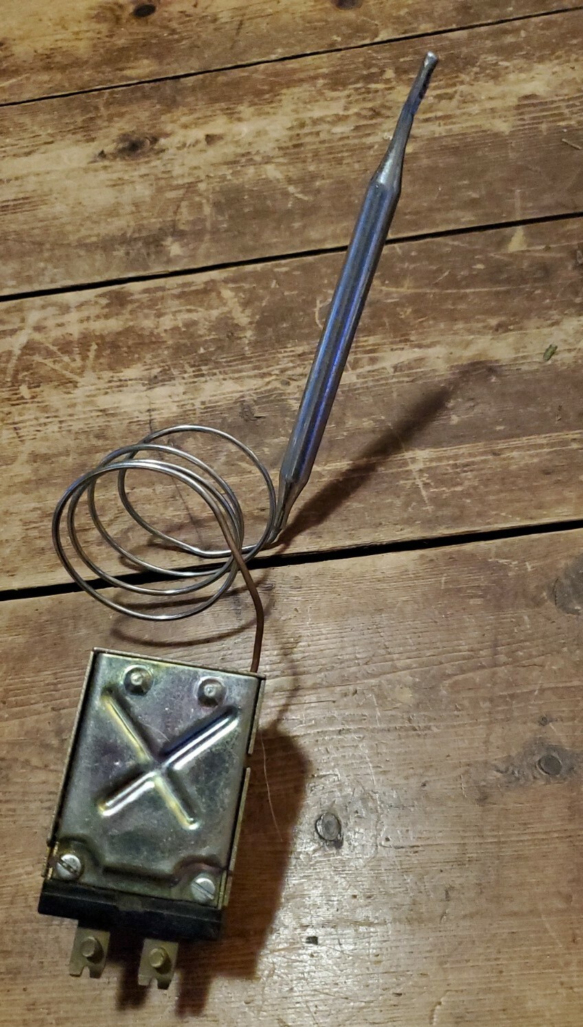 Toastmaster 1429A8725 Thermostat 425F Fixed Temperature Robertshaw EA3-161-24