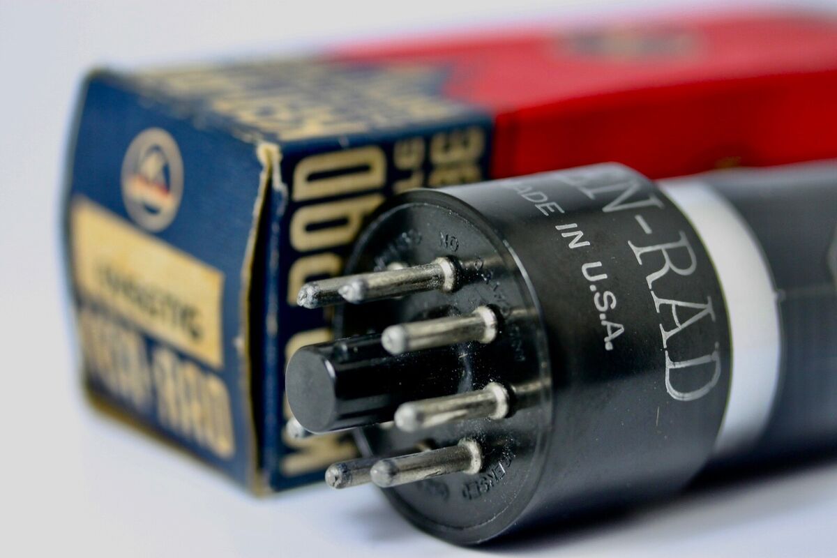 6V6GT VT-107A EARLY 1940s NOS KEN-RAD USA BLACK GLASS TESTED 6V6GT VT-107A EARLY 1940s NOS KEN-RAD USA BLACK GLASS TESTED