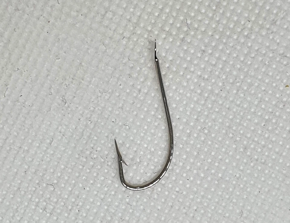 25 Ami da pesca Orata Spigola MUSTAD - Ref. 515N - Size 2 - FG406 - Immagine 2 di 4