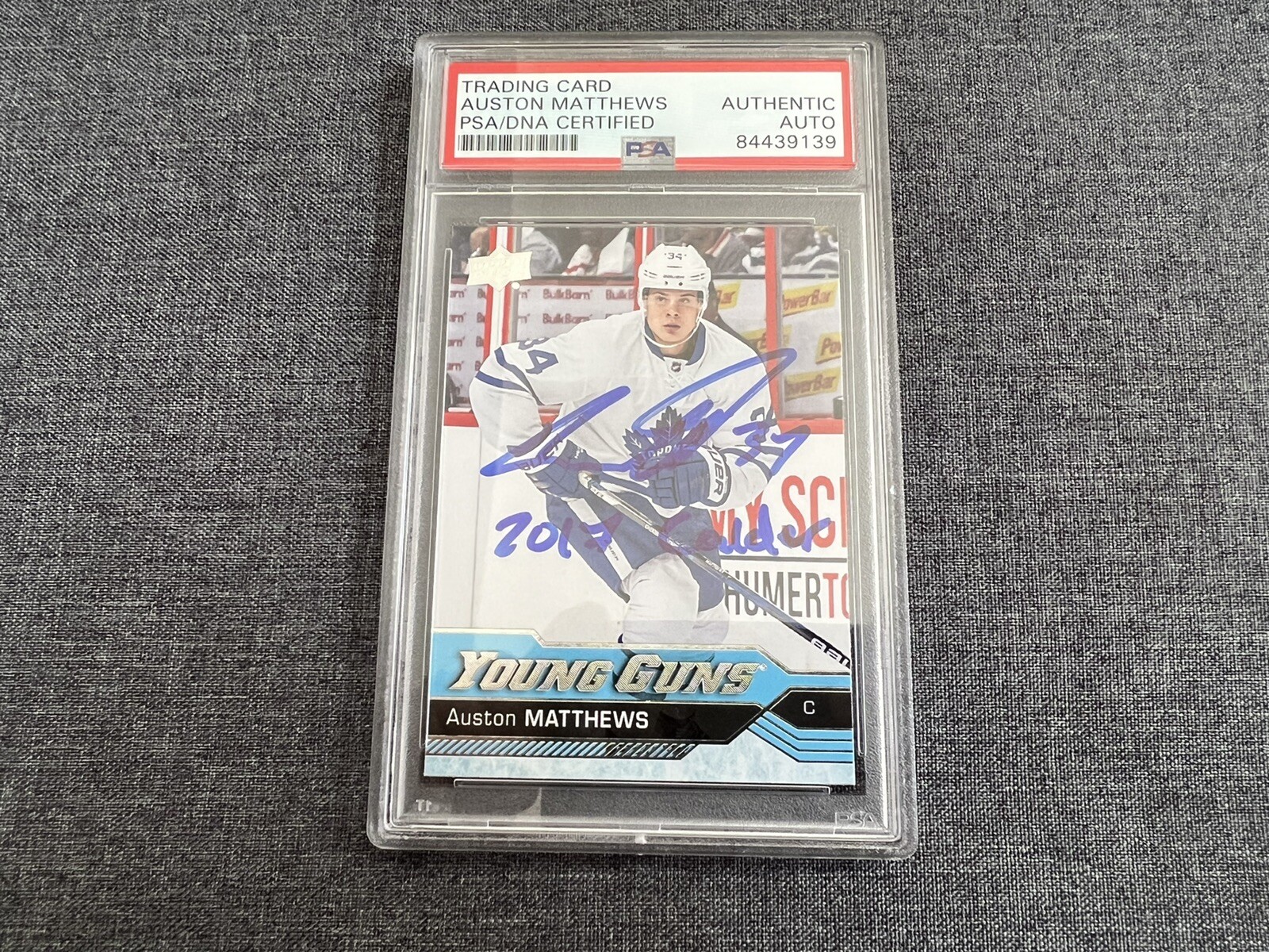 2016-17 Auston Matthews Young Guns YG #201 Signed Auto PSA/DNA Certified