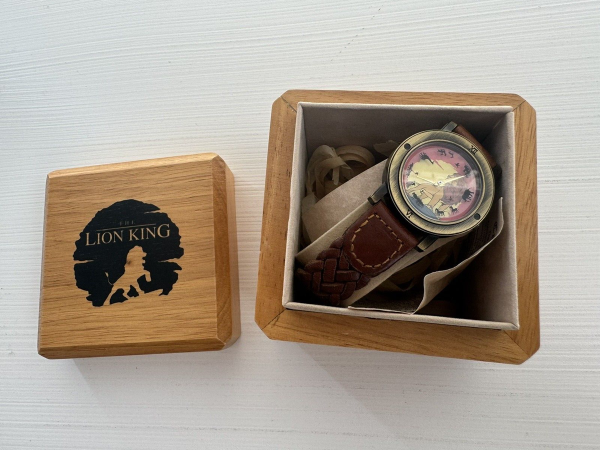 DISNEY STORE LION KING SIMBA LIMITED EDITION WATCH IN WOODEN  display picture 2