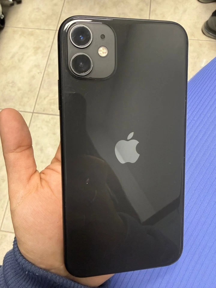 Apple iPhone 11 Negro - 64GB - Desbloqueado - Usado Muy Bueno 5 Foto 2 de 4