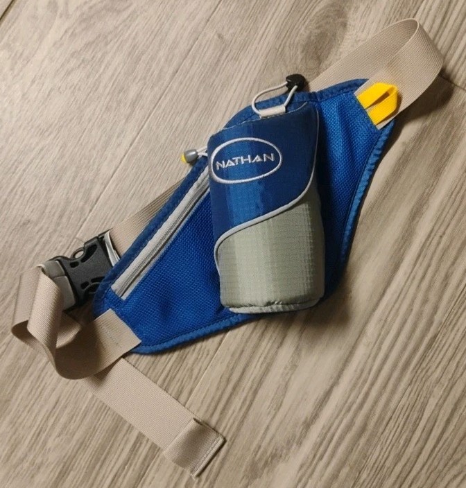 Nathan Peak Hydration Running Belt Waist Pack Blue Excellent  display picture 3