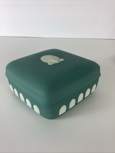 Wedgwood England Jasperware Shell Square Trinket Box Teal 4" Seashell - Picture 2 of 12