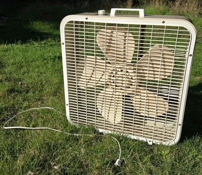 Vintage KMART Box Fan Lakewood Model K-223 Beige TESTED & WORKING