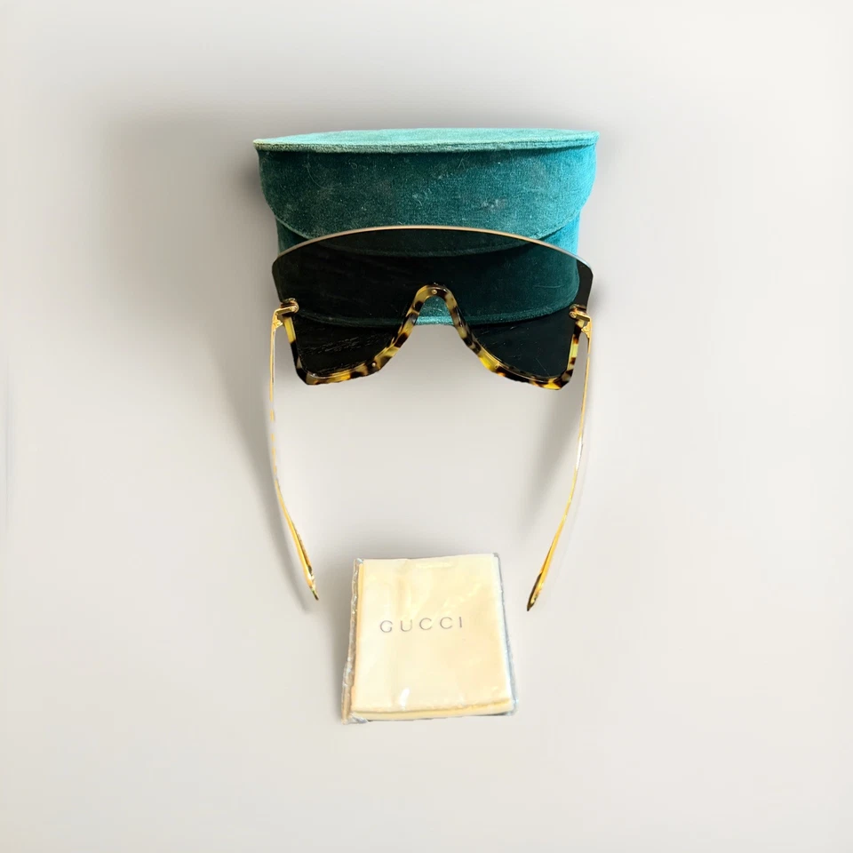 Gafas de sol Gucci GG0540S Shield marco habana/tortuga y lentes negras Foto 2 de 4