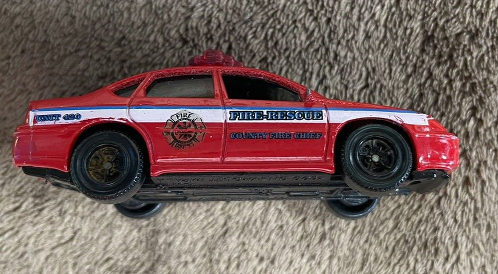 MATCHBOX 2000 CHEVROLET IMPALA FIRE RESCUE IN RED