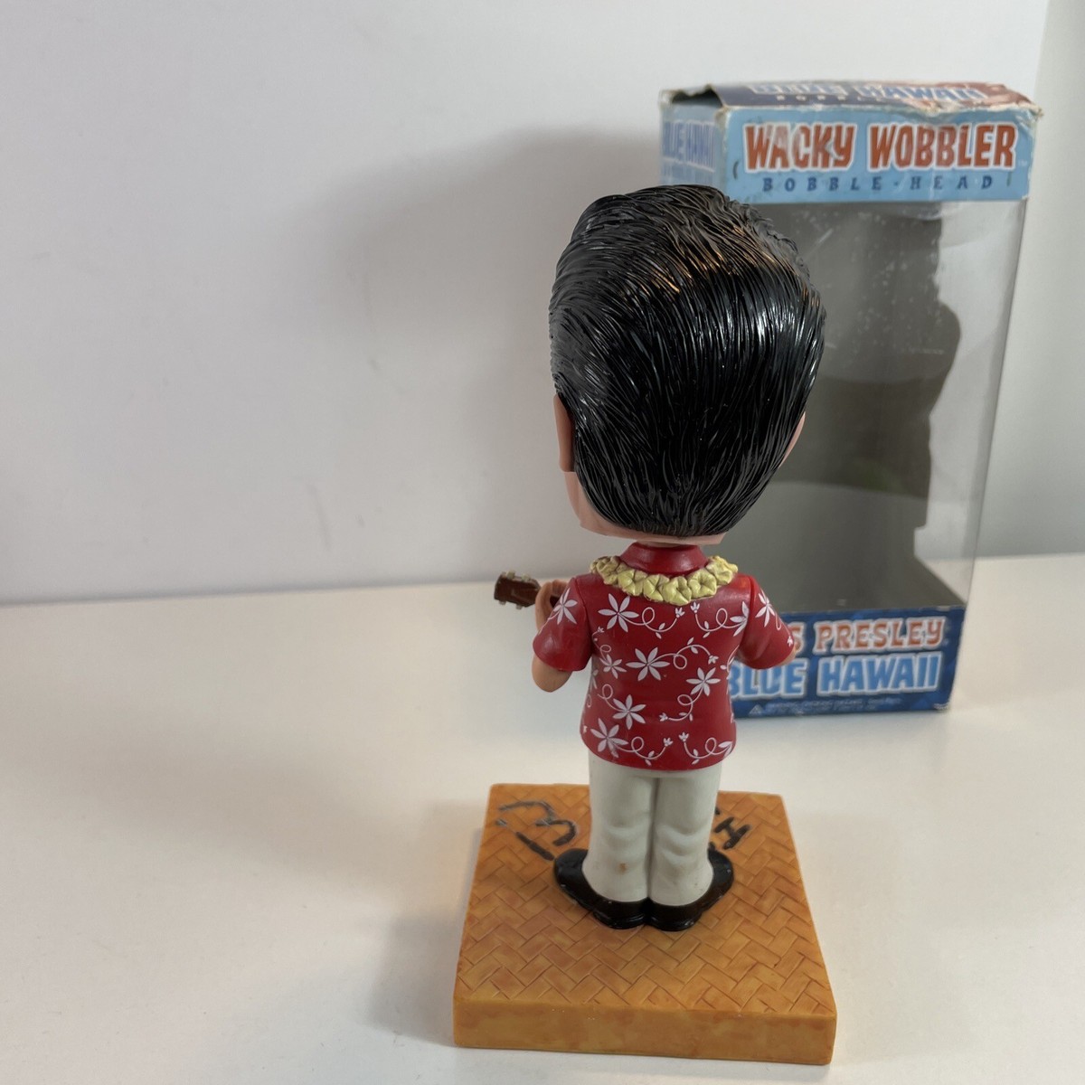 ワッキーワブラー エルヴィス・プレスリーフィギュア　4体セット　FUNKO Elvis Presley Wacky Wobbler Funko Bobble-Head Blue Hawaii