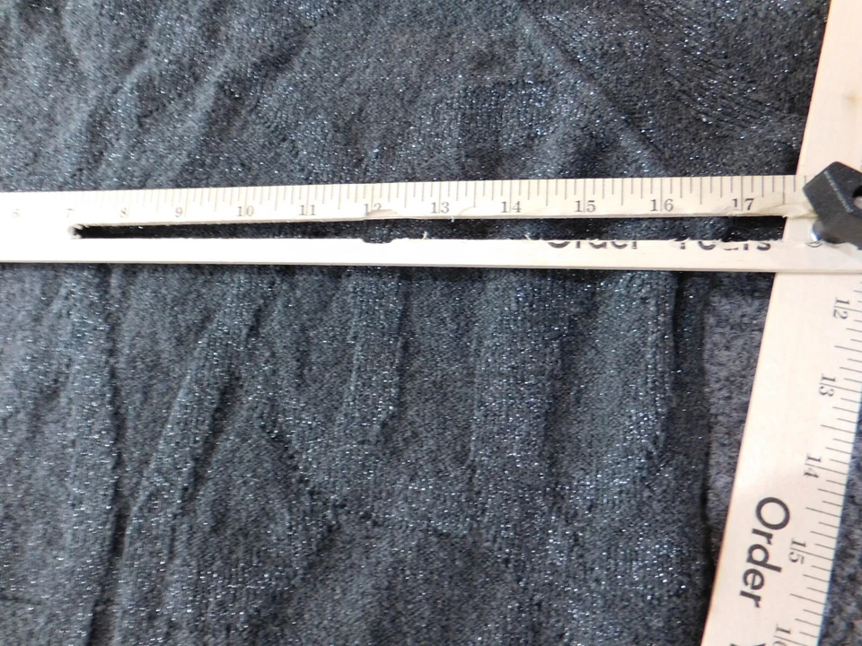 Simply Vera Wang Womens Sweater Medium Gray pullover stretch designer - Image 4 of 4