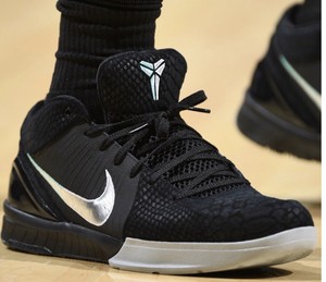 derozan kobe 4