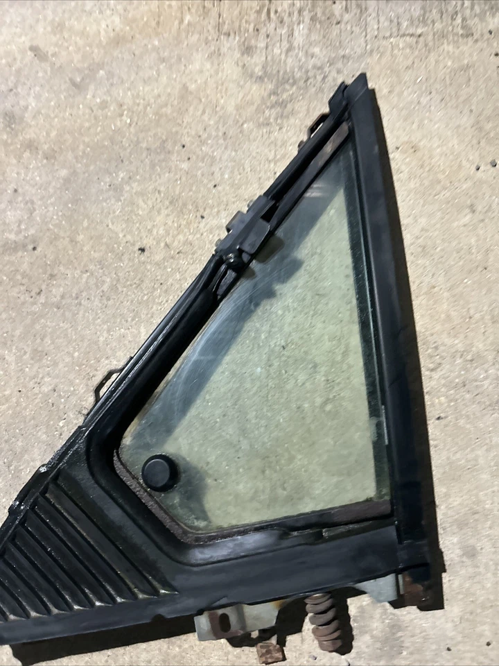 Ford Escort, Mercury Lynx: 1981, 1982, 1983, 1984 - 1990, cristal de ventilación delantero izquierdo Foto 3 de 4