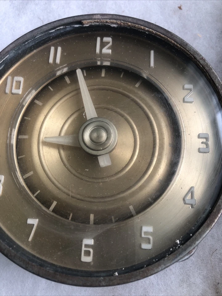 Reloj Kaiser Frazer 1948 original Foto 2 de 4