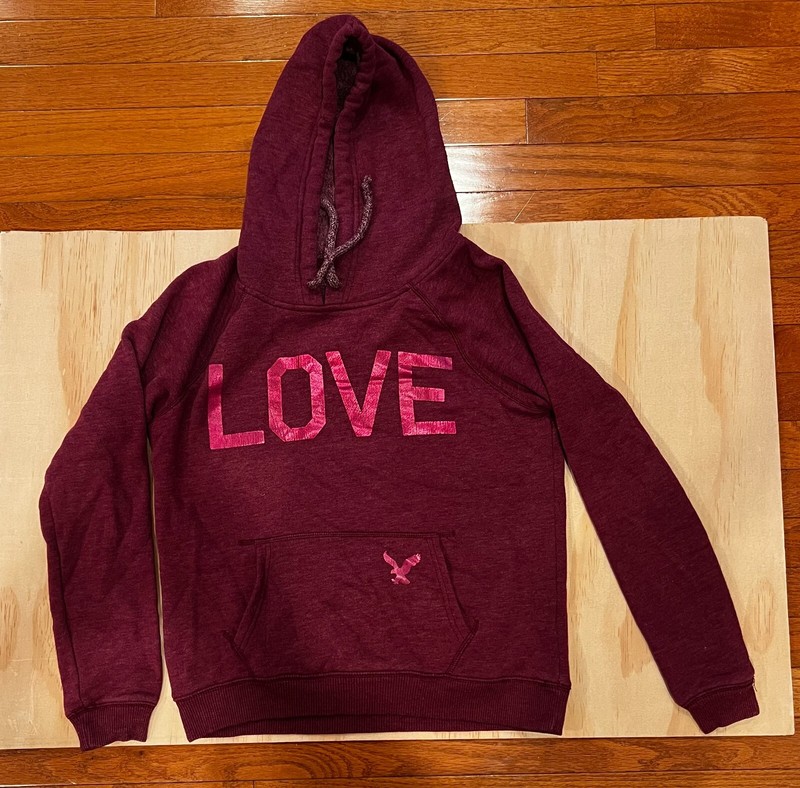 AMERICAN EAGLE, Berry color, Girls Hoodie, size S/P USED- EXCELLENT CONDITION
