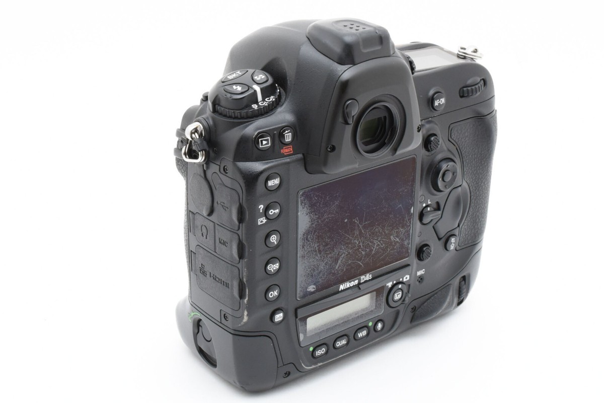 Nikon D4S 16.2MP DSLR Shutter Count 62,894 Box & Full Accessories