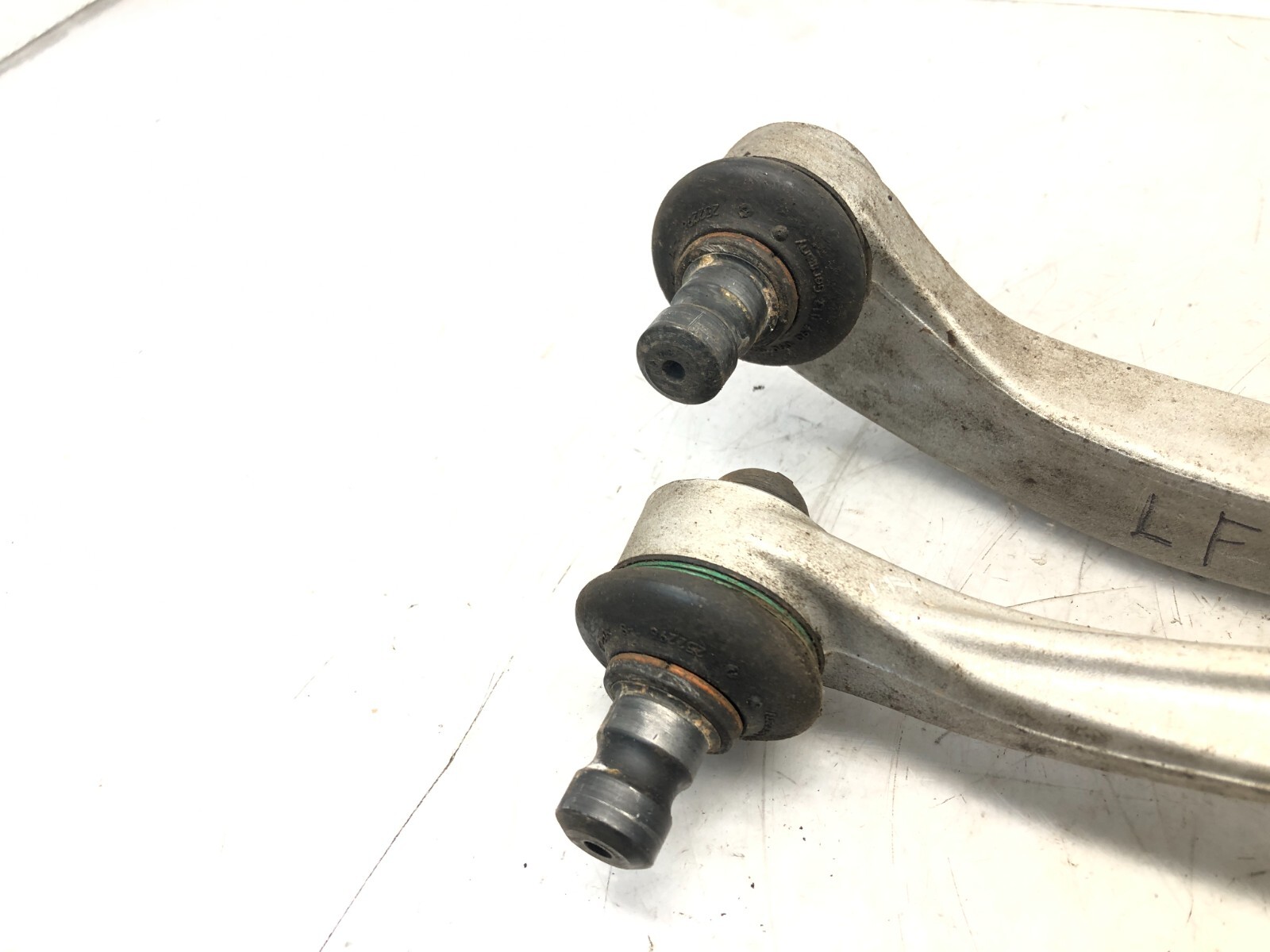 2014-2018 BENTLEY FLYING SPUR AWD LEFT DRIVER FRONT UPPER CONTROL ARM SET OEM