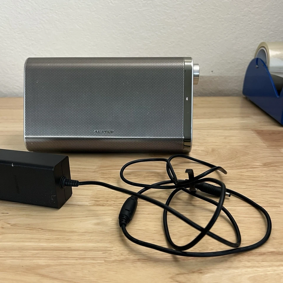 Altavoz Bluetooth Samsung DA-FM61C Plateado NFC - Probado Funciona Foto 3 de 4