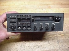 1992-1993 Ford Econoline E-150 F150 F250 Bronco Amfm Cassette Stereo Radio