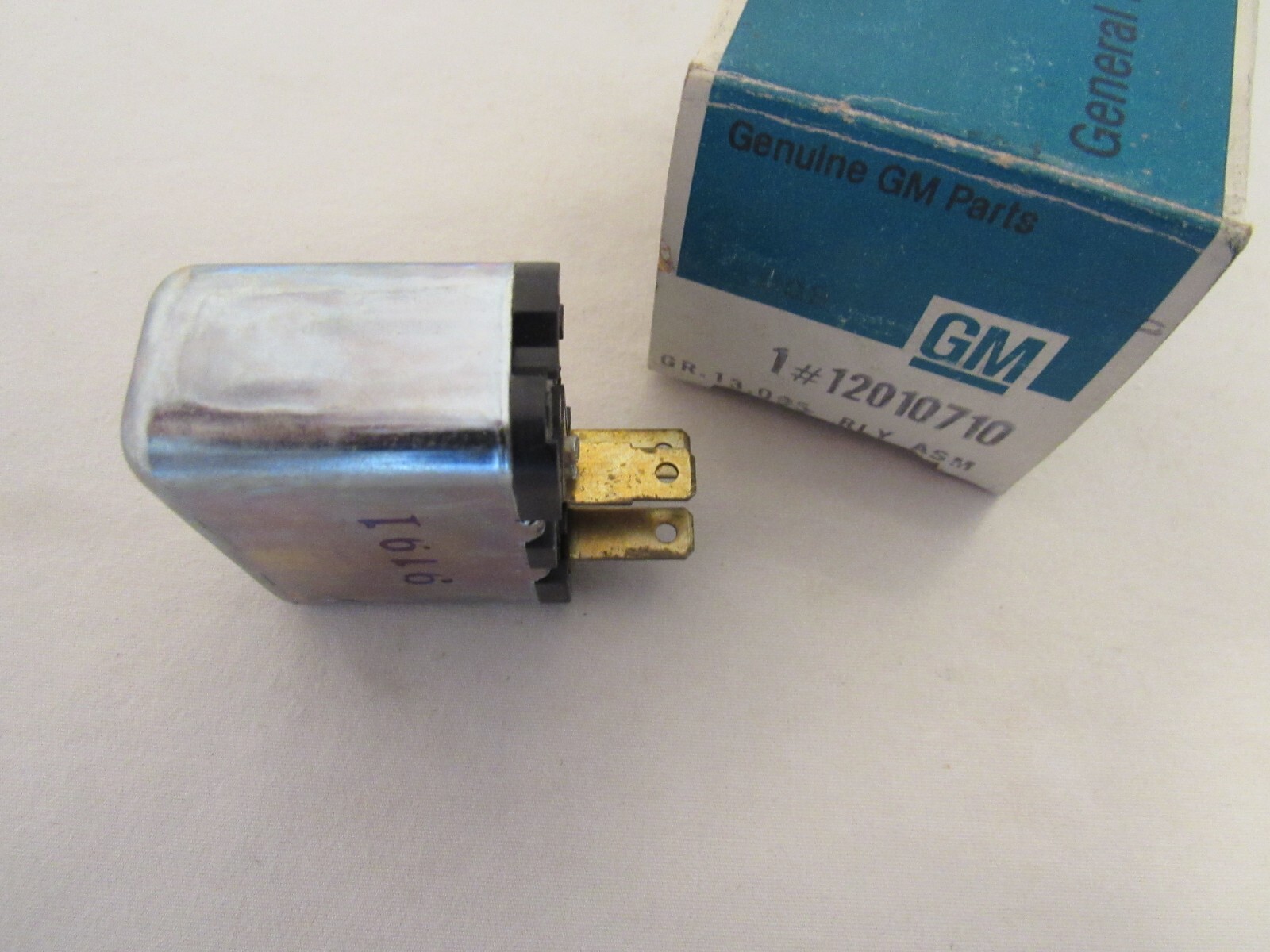 NOS 1979-84 Buick Olds Riviera Toronado 98 Power Door Lock Relay GM 12010710