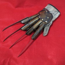 A Nightmare on Elm Street THE NIGHTMARE MAKER Freddy Gloves