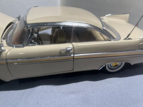 Danbury Mint 1:24 1958 Plymouth Fury Hardtop Buckskin Tan - Picture 5 of 20
