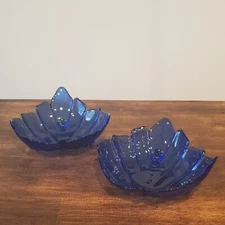 VTG Set Of 2 Cobalt Blue Art Glass Leaf Shaped Footed Bowl Decorative Textured