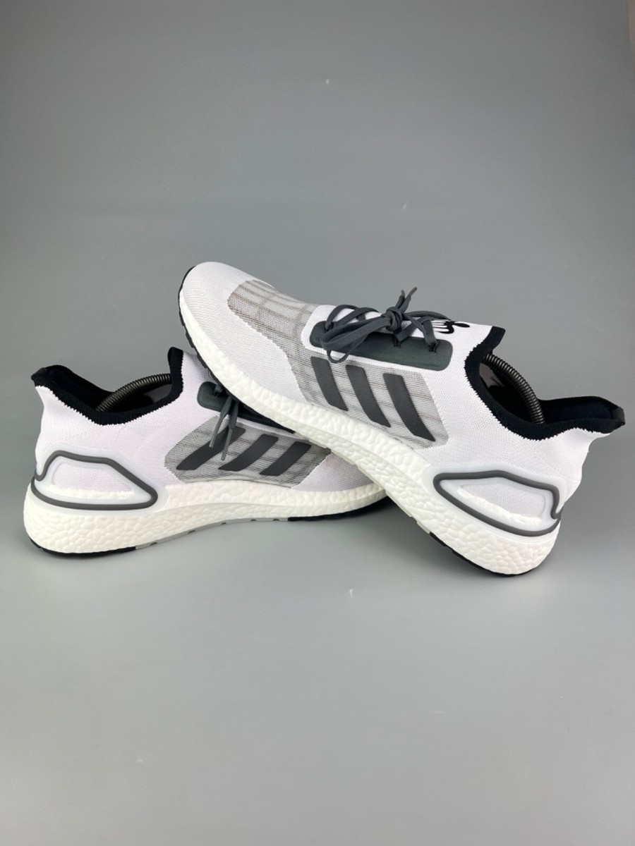 US 14 Adidas x James Bond 007 Ultraboost Summer. RDY Sneakers