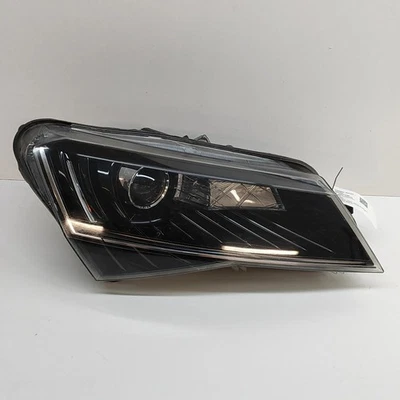 SKODA SUPERB MK3 Kombi 3V5 Scheinwerfer vorne rechts LHD 3V1941016B 30474160 - Bild 1 von 4