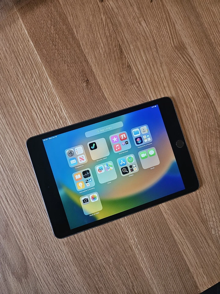 IPad Mini 5th Gen Grey Retina Display - Image 4 of 4