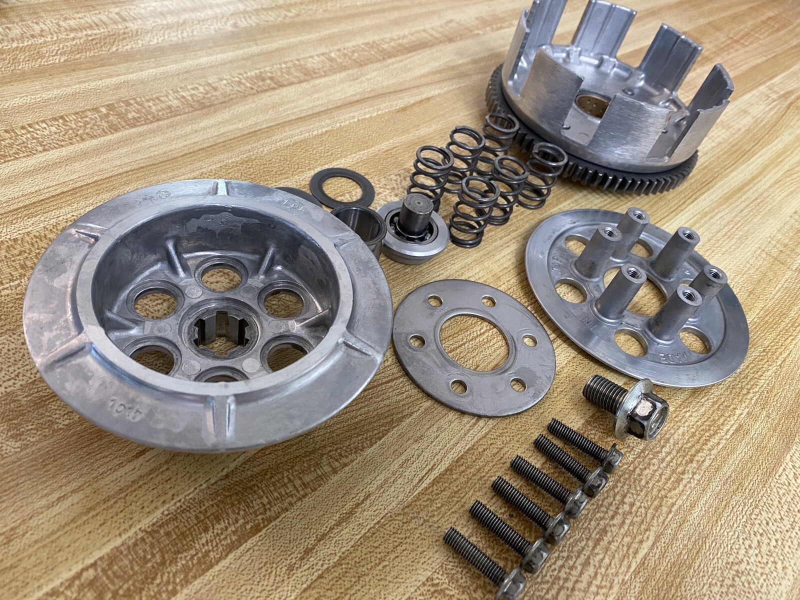 1982 Kawasaki KX80 Clutch Basket Hub Pressure Plate Assembly 82 KX 80