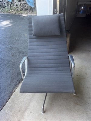 Vintage Eames Herman Miller Lounge Chair