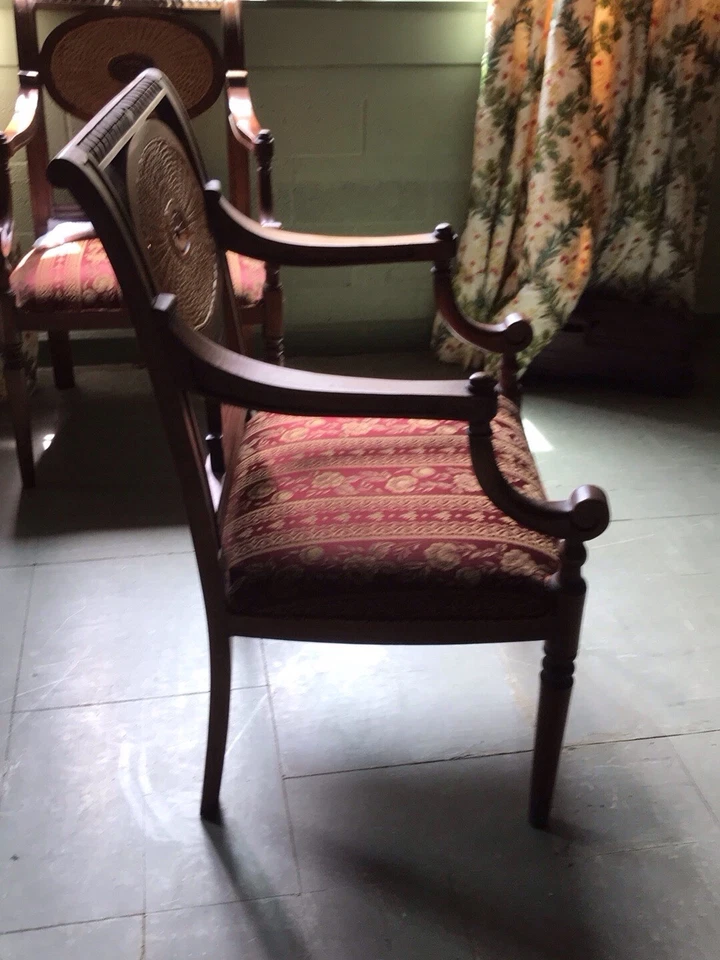 ПАРА ВИНТАЖНЫХ ФРАНЦУЗСКИХ ПРОВИНЦИАЛЬНЫХ СТУЛЬЕВ 41 1/4 X 27 1/2 ДЮЙМА ГЛУБИНА X 25 1/2 ДЮЙМА ШИРИНА - Изображение 4 из 4