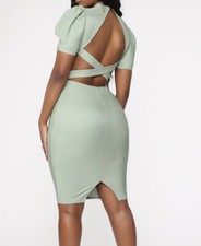 Fashion Nova Enticing midi dress Green size Small