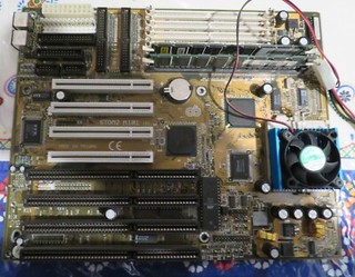 carte mere pentium 200 MMX fonctionne 64Mo RAM modele 5TDM2 M101