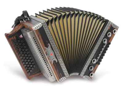 STRASSER 4/III HOAMAT HARMONIKA G-C-F-B 4-REIHIG 3-CHÖRIG X-BASS KOFFER
