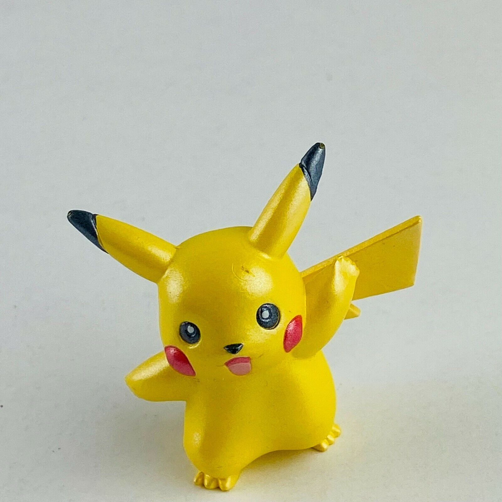 Nintendo GTSJ Pokemon Tomy Pikachu 1.5 Inch Character Toy Figure 