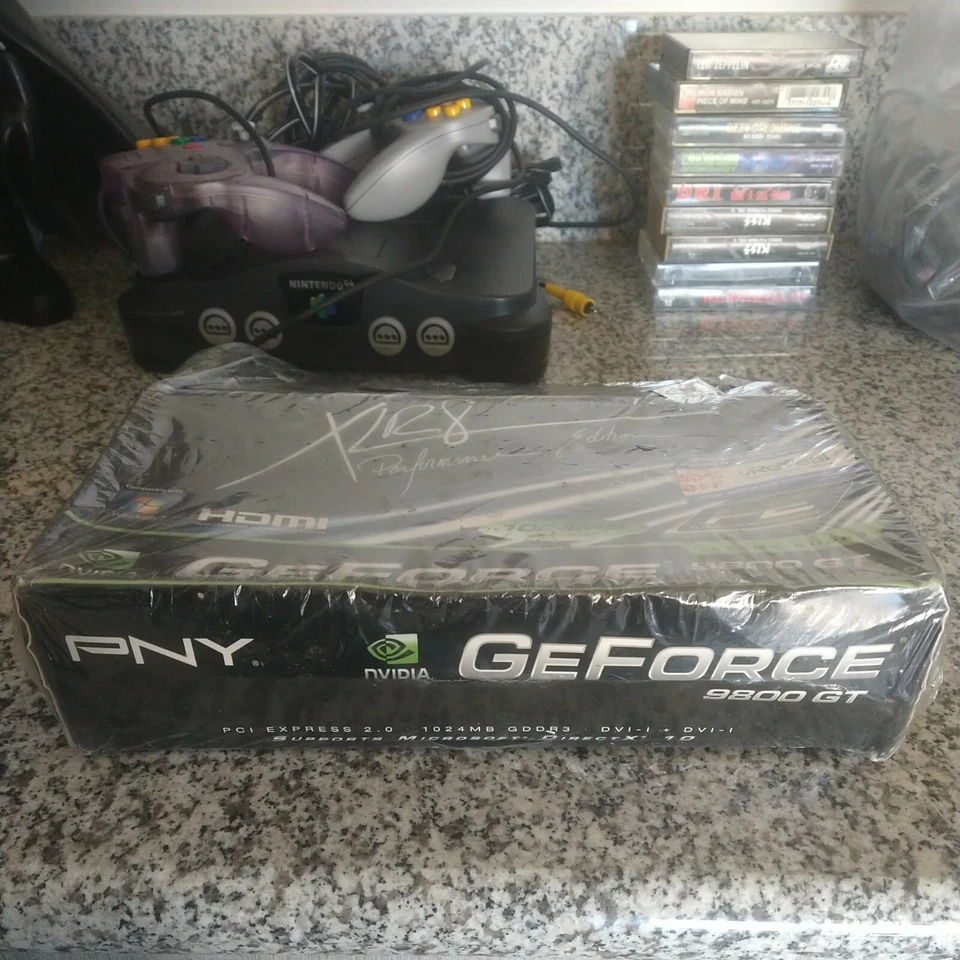 PNY Technologies NVIDIA GeForce 9800 GT VCG98GTEE1XPB Express 2.0 - Image 3 of 4