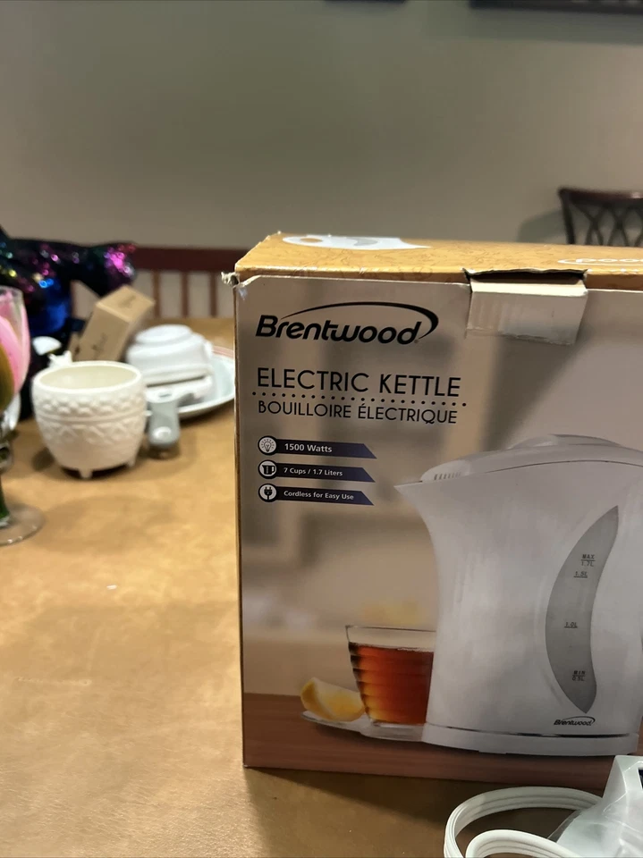 Hervidor Eléctrico Inalámbrico Brentwood 1.7 Litros Apagado Automático Seguridad Nuevo, Blanco Foto 3 de 4