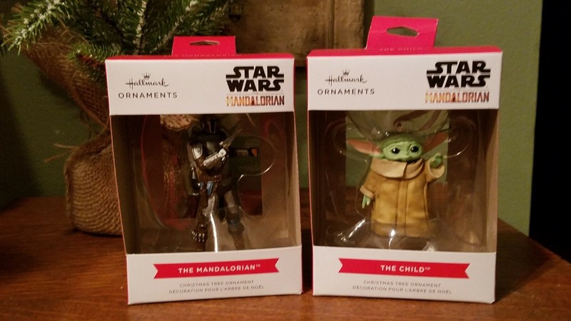 Hallmark Ornament  Red Box  ~  THE MANDALORIAN & THE CHILD  -  STAR WARS