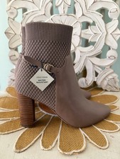 Cole Haan Camille Water Resistant Tan Booties Boots Size 6 Leather / Fabric